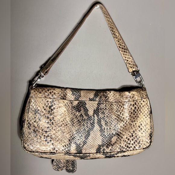 ❣️PRÜNE❣️ Flap Over Hand Bag - Picture 15 of 15